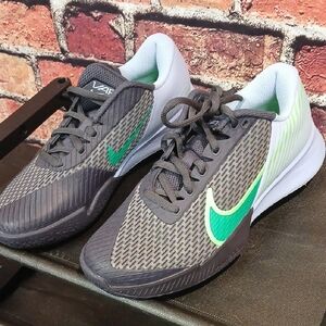 Nike Black and Green Sneakers
